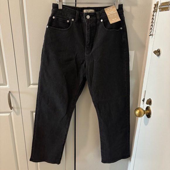 BF PRICE DROP -> Madewell Women’s Curvy 90’s Straight Black Jeans, 28 Petite - Picture 1 of 8